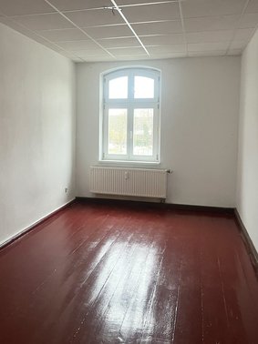 zeigt Wohnraum von innen
