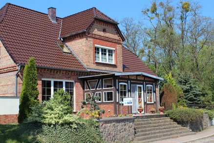 zeigt Gebäude in Vogelsang