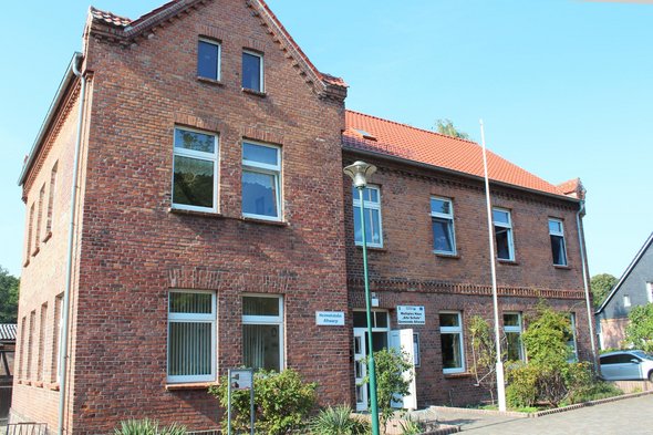 zeigt Ansicht des Gebäudes Multiples Haus