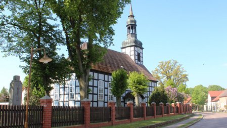 zeigt die Kirche von Ahlbeck