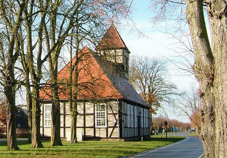 zeigt Dorfkirche Leopoldshagen