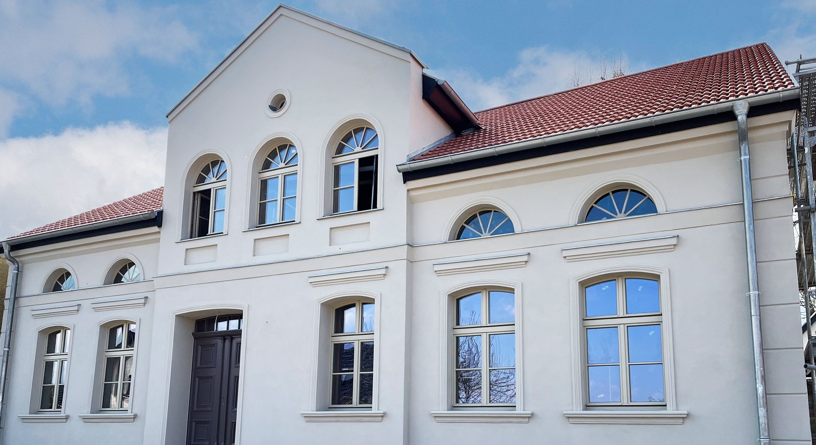 zeigt Straßenfassade des Gebäudes Seestraße 54