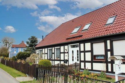 zeigt Fachwerkwohnhaus