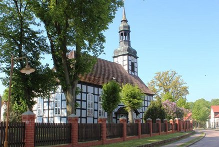 zeigt Kirche Ahlbeck