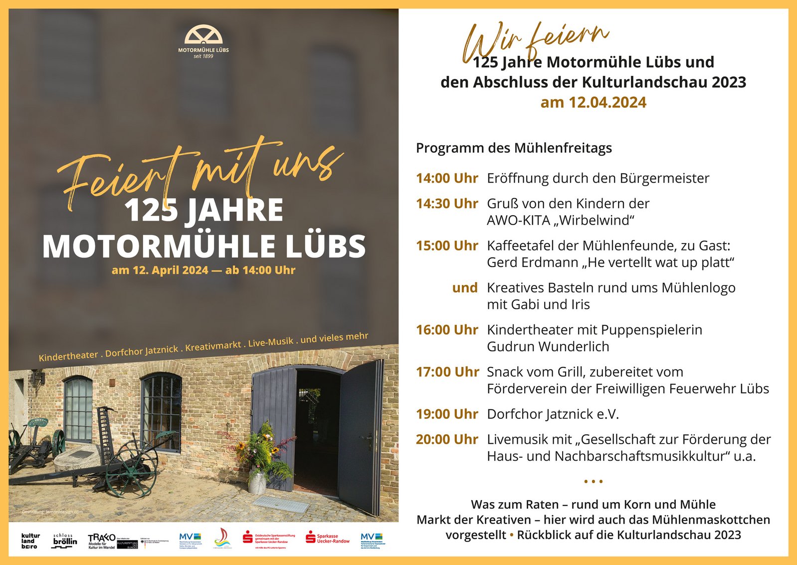 zeigt Flyer mit Veranstaltungsprogramm